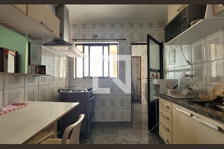 Apartamento à venda com 82m², 2 quartos e 2 vagasCozinha
