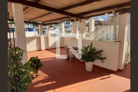 Casa à venda com 136m², 4 quartos e 1 vaga