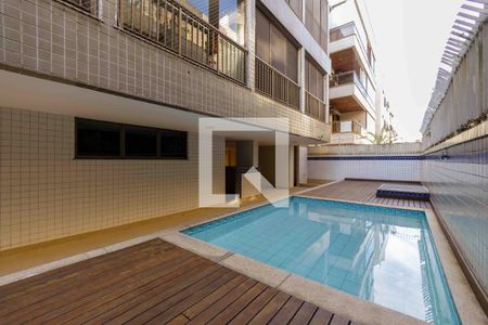 Apartamento à venda com 86m², 3 quartos e 2 vagas Apartamento à venda com 86m², 3 quartos e 2 vagasÁrea Comum Piscina