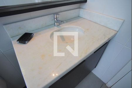 Apartamento à venda com 74m², 1 quarto e 2 vagasBanheiro da Suíte