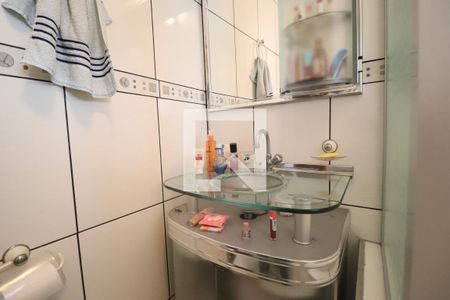 Casa à venda com 140m², 2 quartos e 2 vagasBanheiro Quarto 1 suíte