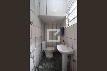 Casa à venda com 140m², 2 quartos e 2 vagasBanheiro de Serviço