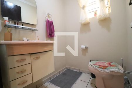 Casa à venda com 140m², 2 quartos e 2 vagasLavabo