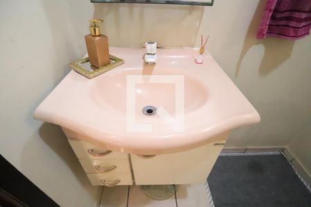 Casa à venda com 140m², 2 quartos e 2 vagasLavabo