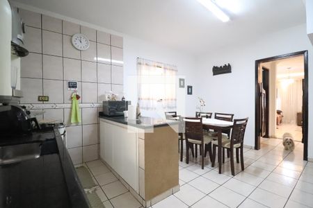 Casa à venda com 140m², 2 quartos e 2 vagasCozinha