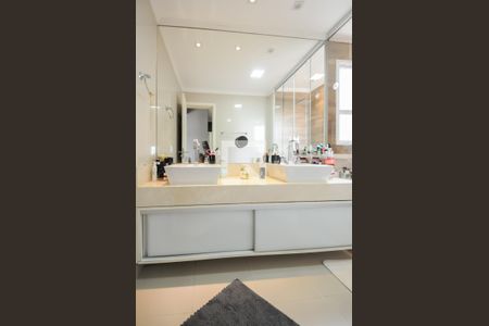 Apartamento à venda com 180m², 3 quartos e 3 vagasBanheiro da Suíte 1