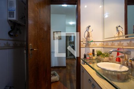 Apartamento à venda com 124m², 3 quartos e 2 vagas Apartamento à venda com 124m², 3 quartos e 2 vagasBanheiro Social