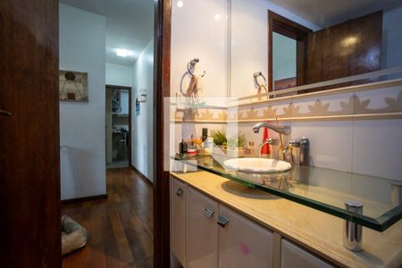Apartamento à venda com 124m², 3 quartos e 2 vagas Apartamento à venda com 124m², 3 quartos e 2 vagasBanheiro Social