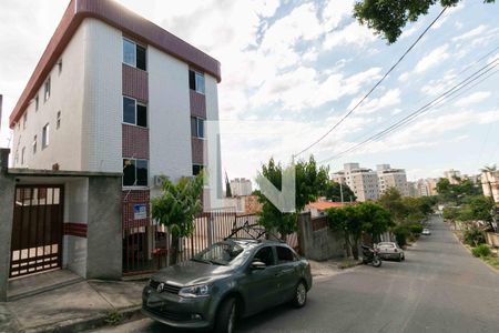 Apartamento à venda com 64m², 2 quartos e 2 vagas Apartamento à venda com 64m², 2 quartos e 2 vagasFachada e placa