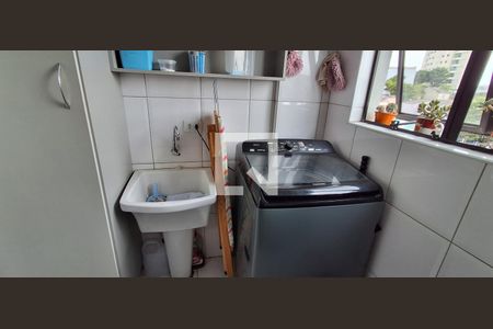 Apartamento à venda com 124m², 3 quartos e 3 vagas Apartamento à venda com 124m², 3 quartos e 3 vagasÁrea de Serviço