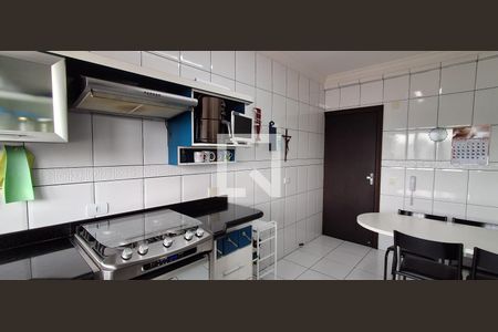 Apartamento à venda com 124m², 3 quartos e 3 vagas Apartamento à venda com 124m², 3 quartos e 3 vagasCozinha