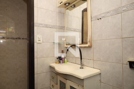 Casa à venda com 175m², 3 quartos e 2 vagasBanheiro