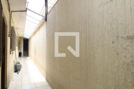 Casa à venda com 175m², 3 quartos e 2 vagasCorredor lateral