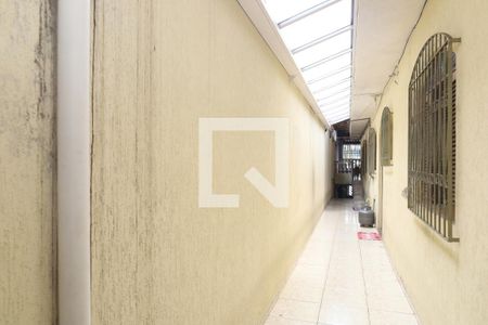 Casa à venda com 175m², 3 quartos e 2 vagasCorredor lateral