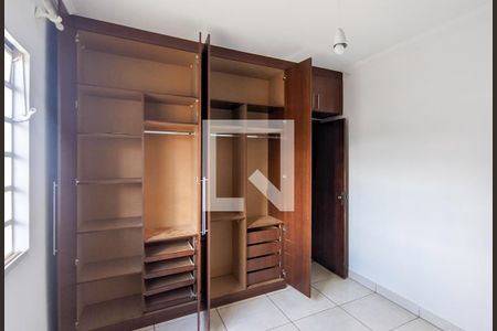 Casa à venda com 197m², 3 quartos e 2 vagasQuarto 3