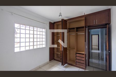 Casa à venda com 197m², 3 quartos e 2 vagasQuarto 3