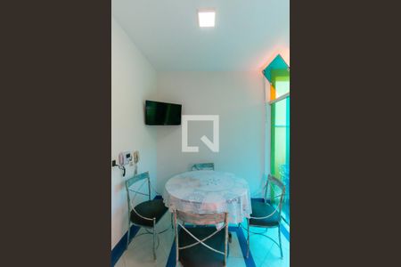 Casa à venda com 250m², 4 quartos e 3 vagas Casa à venda com 250m², 4 quartos e 3 vagasCozinha / Copa