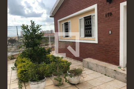 Casa à venda com 209m², 3 quartos e 2 vagas