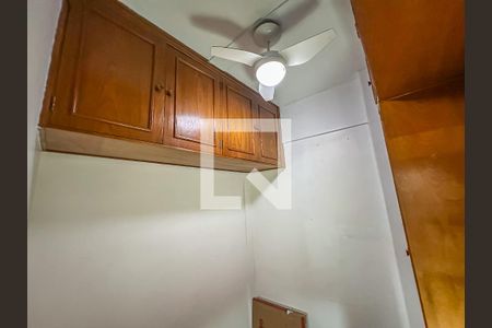 Apartamento à venda com 80m², 2 quartos e sem vaga Apartamento à venda com 80m², 2 quartos e sem vagaQuarto de Serviço