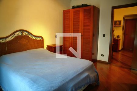 Casa à venda com 252m², 3 quartos e 4 vagasSuíte 1