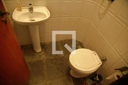 Casa à venda com 252m², 3 quartos e 4 vagasBanheiro de Serviço