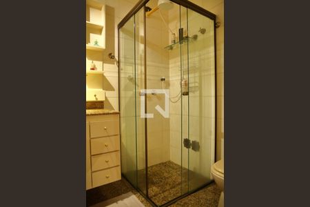 Casa à venda com 252m², 3 quartos e 4 vagasBanheiro Suíte 2