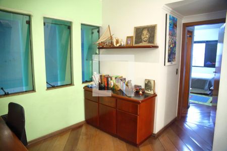 Casa à venda com 252m², 3 quartos e 4 vagasHall dos Quartos / Escritório