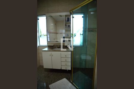 Casa à venda com 252m², 3 quartos e 4 vagasBanheiro da Suíte 1