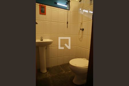 Casa à venda com 252m², 3 quartos e 4 vagasBanheiro de Serviço