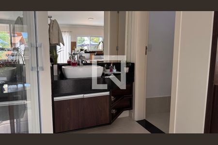 Casa à venda com 358m², 5 quartos e 6 vagas Casa à venda com 358m², 5 quartos e 6 vagasLavabo