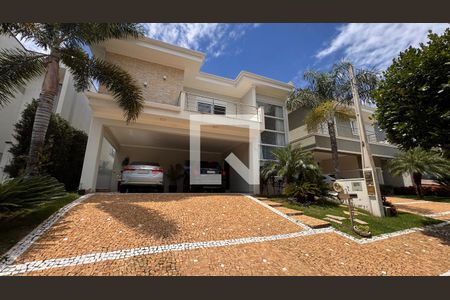 Casa à venda com 358m², 5 quartos e 6 vagas Casa à venda com 358m², 5 quartos e 6 vagasFachada