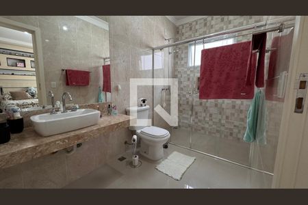 Casa à venda com 358m², 5 quartos e 6 vagas Casa à venda com 358m², 5 quartos e 6 vagasBanheiro da Suíte 2