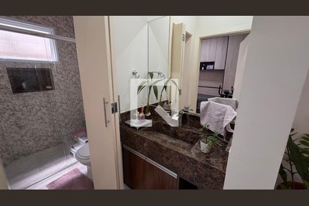 Casa à venda com 358m², 5 quartos e 6 vagas Casa à venda com 358m², 5 quartos e 6 vagasBanheiro da Suite 5