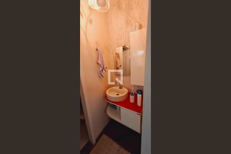 Casa à venda com 300m², 6 quartos e 2 vagas Casa à venda com 300m², 6 quartos e 2 vagasBanheiro 3