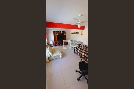 Casa à venda com 300m², 6 quartos e 2 vagas Casa à venda com 300m², 6 quartos e 2 vagasQuarto 5