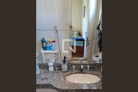 Casa à venda com 300m², 6 quartos e 2 vagas Casa à venda com 300m², 6 quartos e 2 vagasBanheiro 1