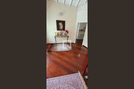 Casa à venda com 300m², 6 quartos e 2 vagas Casa à venda com 300m², 6 quartos e 2 vagasHall de Entrada