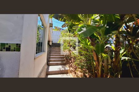 Casa à venda com 300m², 6 quartos e 2 vagas Casa à venda com 300m², 6 quartos e 2 vagasÁrea Externa