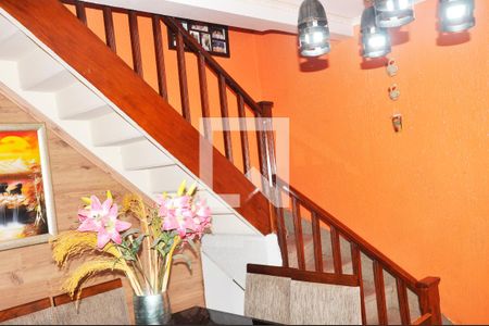 Casa à venda com 240m², 3 quartos e 1 vaga Casa à venda com 240m², 3 quartos e 1 vagaSala