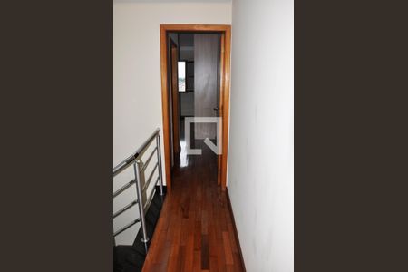 Casa à venda com 228m², 3 quartos e 5 vagas Casa à venda com 228m², 3 quartos e 5 vagasCorredor