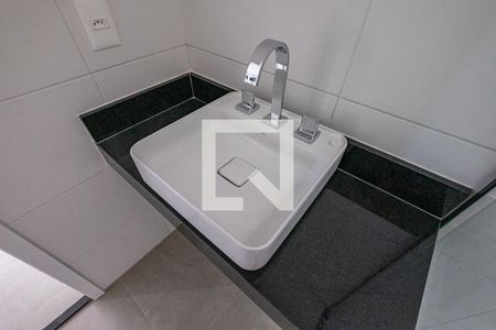 Casa de condomínio à venda com 226m², 3 quartos e 3 vagas Casa de condomínio à venda com 226m², 3 quartos e 3 vagasBanheiro