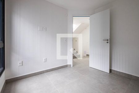 Casa de condomínio à venda com 226m², 3 quartos e 3 vagas Casa de condomínio à venda com 226m², 3 quartos e 3 vagasQuarto 2