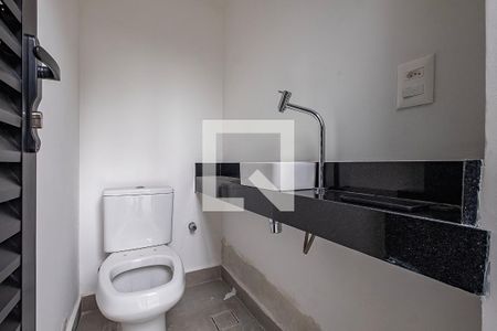 Casa de condomínio à venda com 226m², 3 quartos e 3 vagas Casa de condomínio à venda com 226m², 3 quartos e 3 vagasTerraço - Banheiro