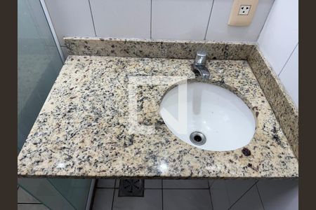 Apartamento para alugar com 76m², 2 quartos e 1 vagaSuíte - Banheiro