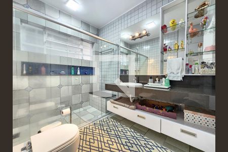 Casa à venda com 553m², 5 quartos e 4 vagas Casa à venda com 553m², 5 quartos e 4 vagasBanheiro Social