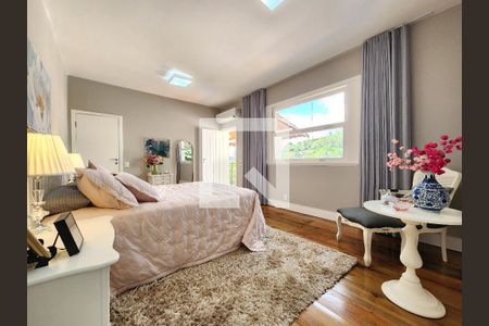 Casa à venda com 553m², 5 quartos e 4 vagas Casa à venda com 553m², 5 quartos e 4 vagasQuarto Suíte 1