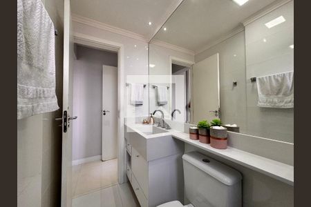 Apartamento à venda com 66m², 2 quartos e 2 vagasBanheiro suíte