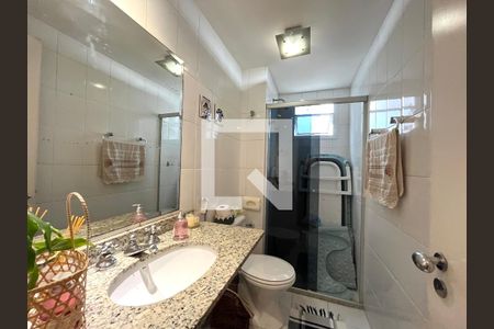 Apartamento à venda com 105m², 2 quartos e 2 vagas Apartamento à venda com 105m², 2 quartos e 2 vagasBanheiro Corredor