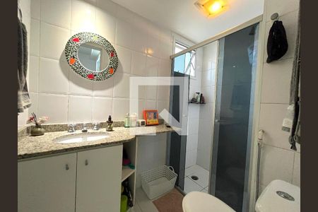 Apartamento à venda com 105m², 2 quartos e 2 vagas Apartamento à venda com 105m², 2 quartos e 2 vagasBanheiro da Suíte