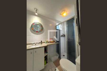 Apartamento à venda com 105m², 2 quartos e 2 vagas Apartamento à venda com 105m², 2 quartos e 2 vagasBanheiro da Suíte